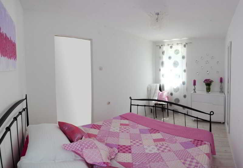 Apartment Alma Split Exterior photo
