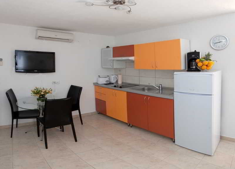 Apartment Alma Split Exterior photo